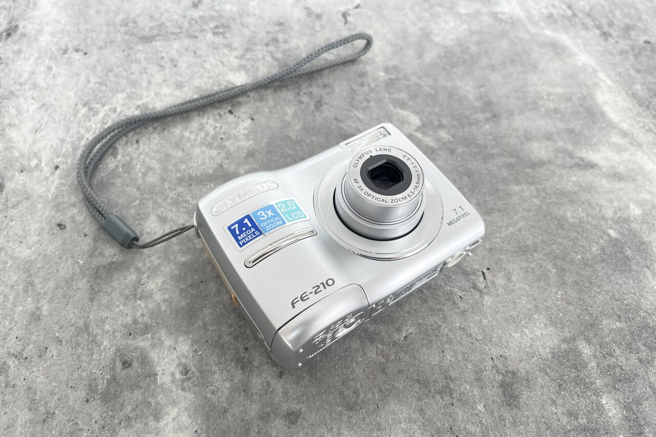 美品⭐️OLYMPUS オリンパス　デジタルカメラ　FE-210 Amazon.com : OM SYSTEM OLYMPUS Stylus FE-210 7MP Digital