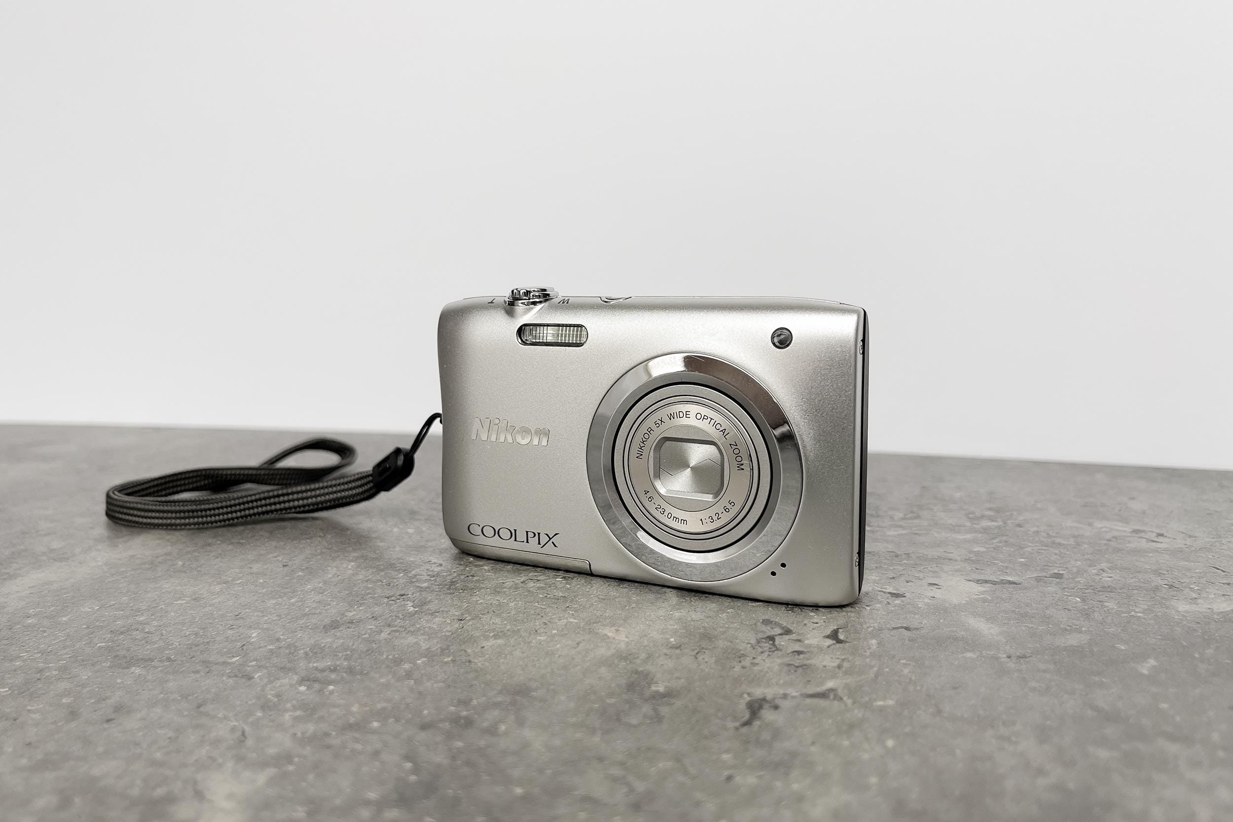Nikon ニコン　COOLPIX A100 silver Amazon.com : Nikon Coolpix A1000 20.1 MP Point & Shoot