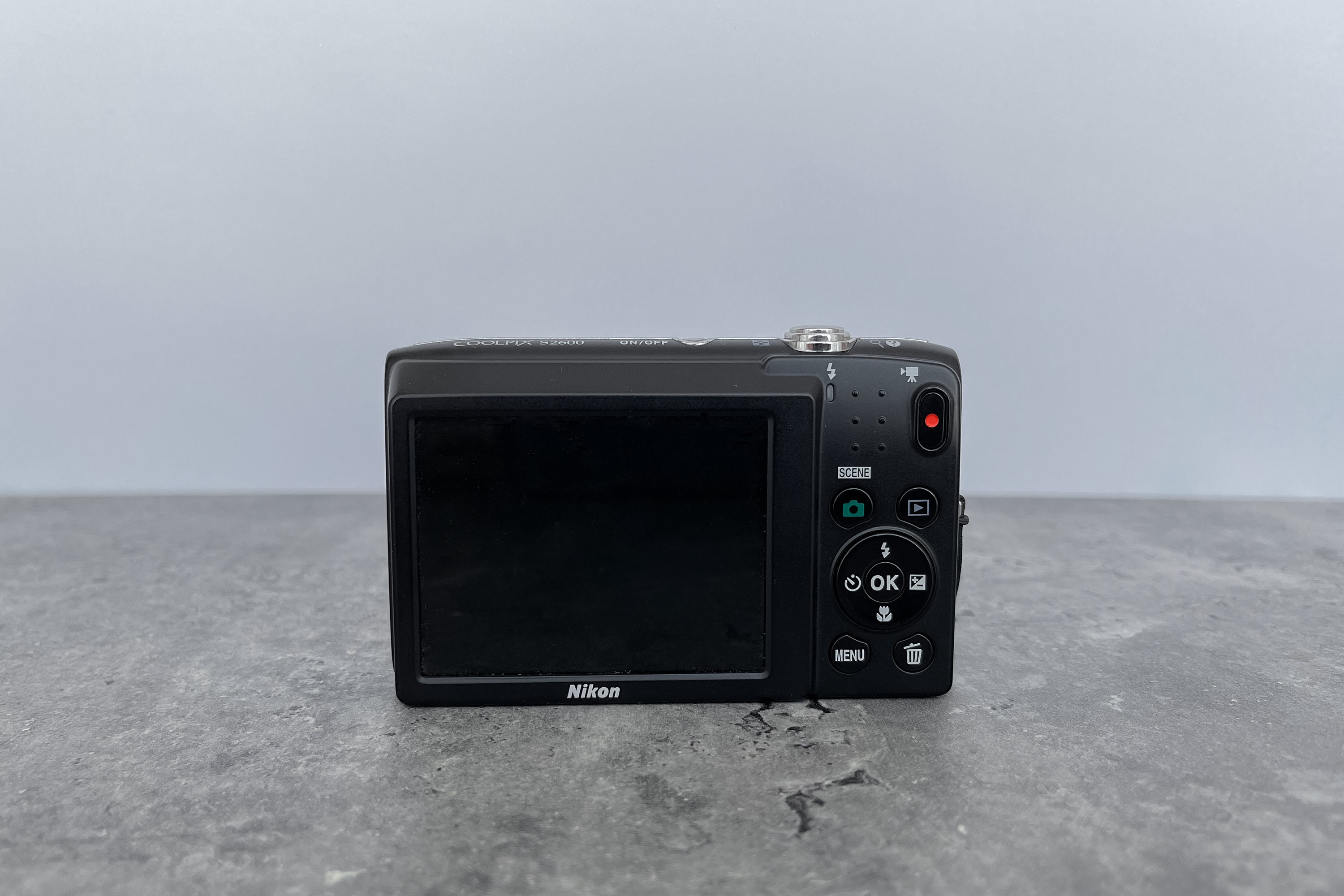 Camera Nikon Coolpix S2600 Black / Vintage 2000s Digital