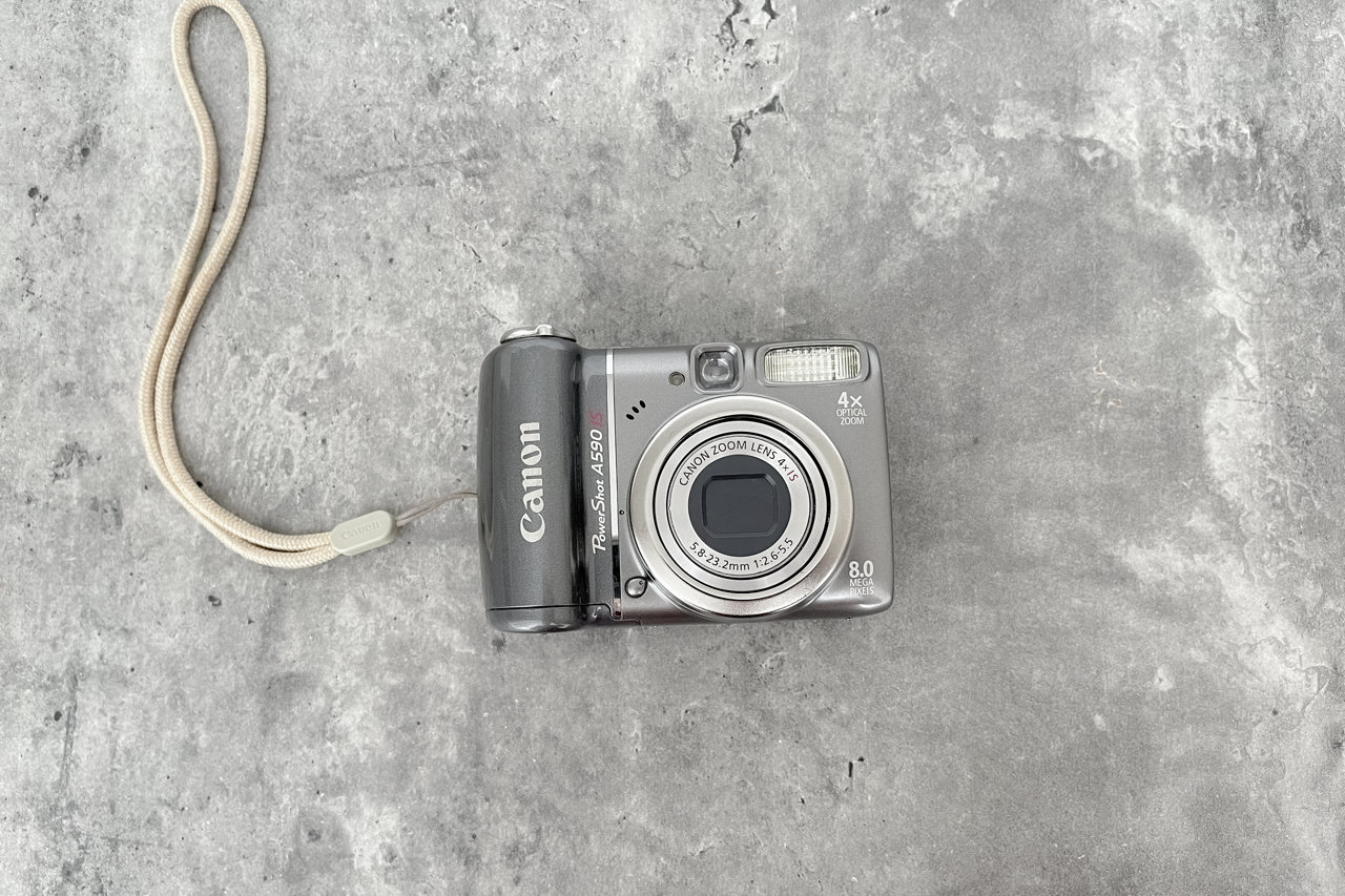 Digital Camera Canon Powershot A590 / Compact Digital Camera Digital Camera Canon Powershot A590 / Compact Digital Camera