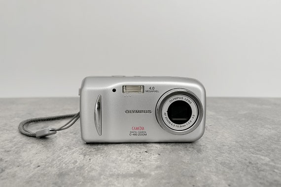 Digital Camera Olympus C-480 / Vintage Digital Camera
