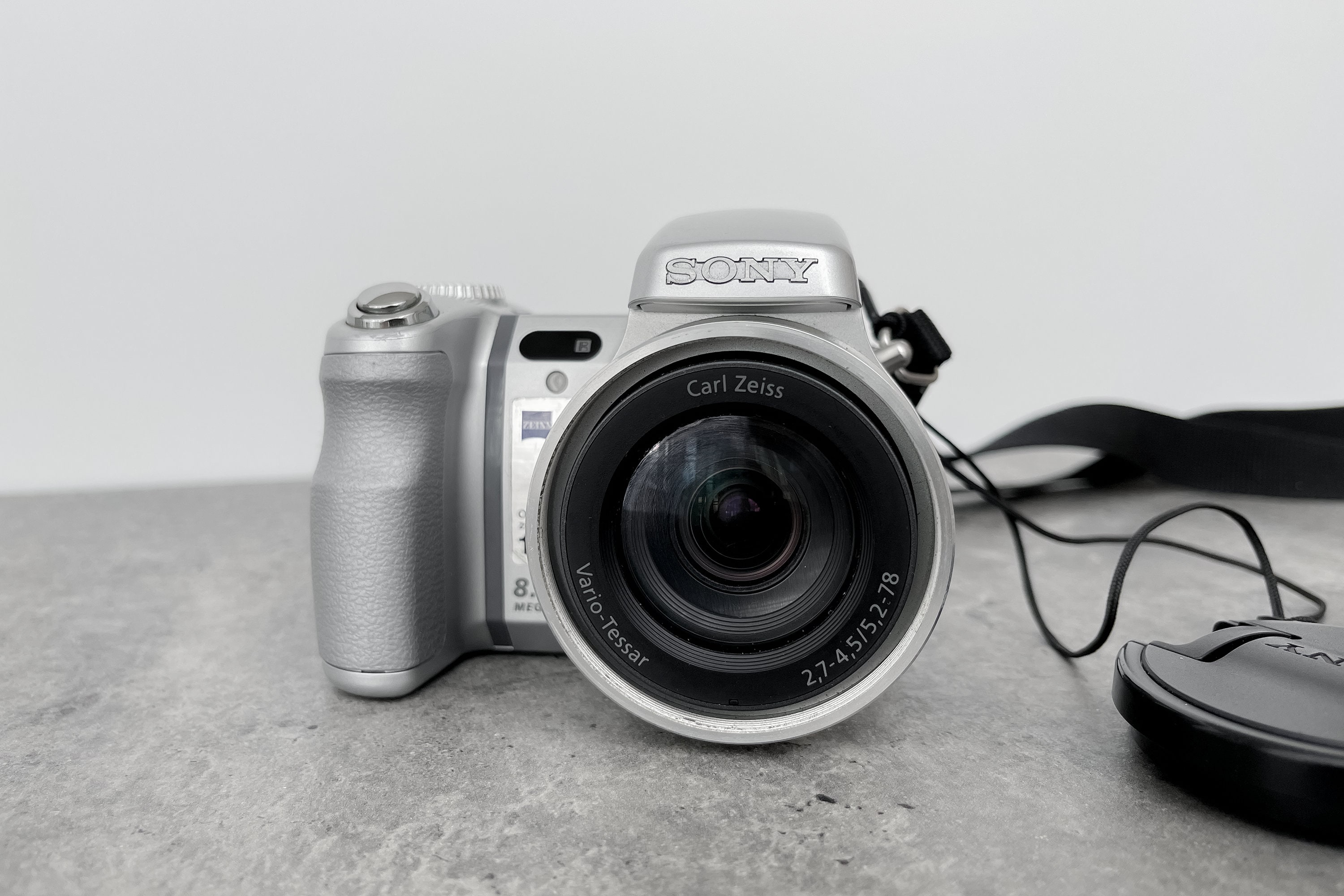 Digital Camera Sony Cyber-shot DSC-H7 / Vintage Digital Digital Camera Sony Cyber-shot DSC-H7 / Vintage Digital