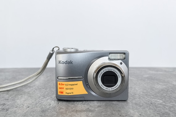 Digital Camera Kodak Easyshare C813 / Vintage Digital Camera Digital Camera Kodak Easyshare C813 / Vintage Digital Camera