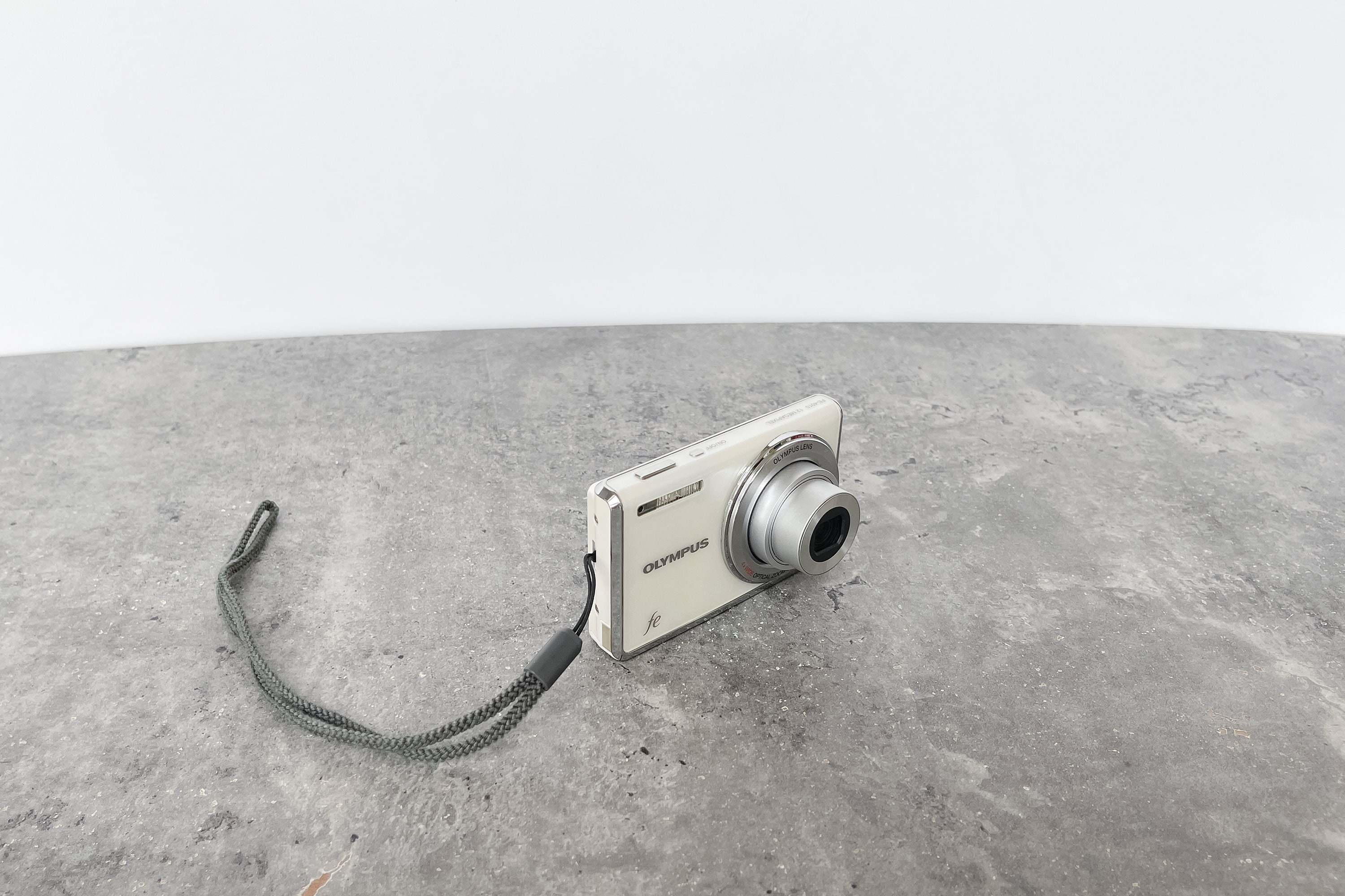 Digital Camera Olympus FE-4010 White / Vintage Digital