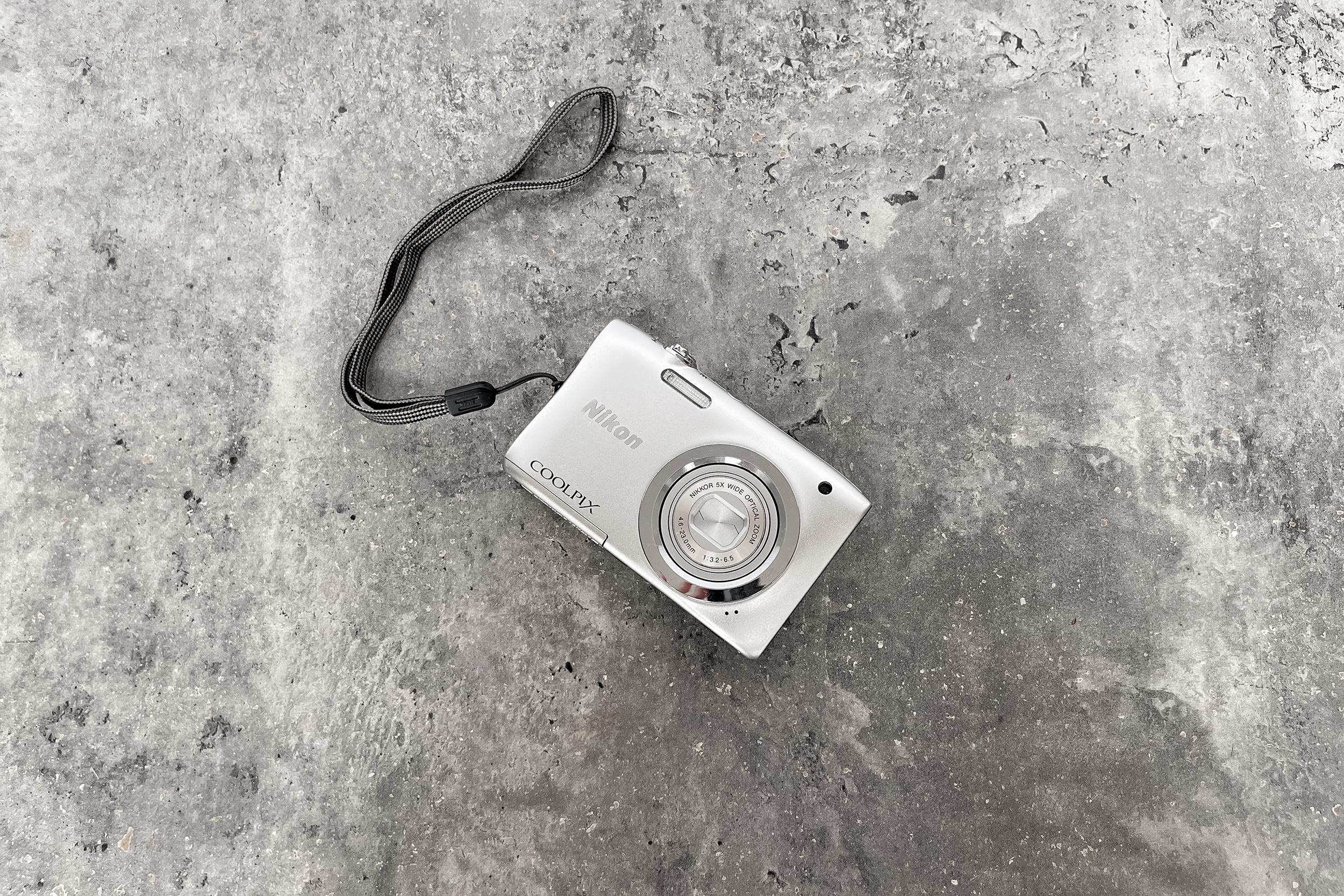 Nikon Coolpix A100: Silver 20.1MP Digital Camera - Etsy