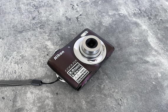 Nikon COOLPIX L21 オールドコンデジ稼働品 il_fullxfull.4270804280_7vue.jpg