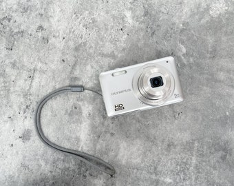 【美品】OLYMPUS VG-120 デジタルカメラ（シルバー） Olympus VG-120 Digital Camera (Silver) 228190 B&H Photo Video