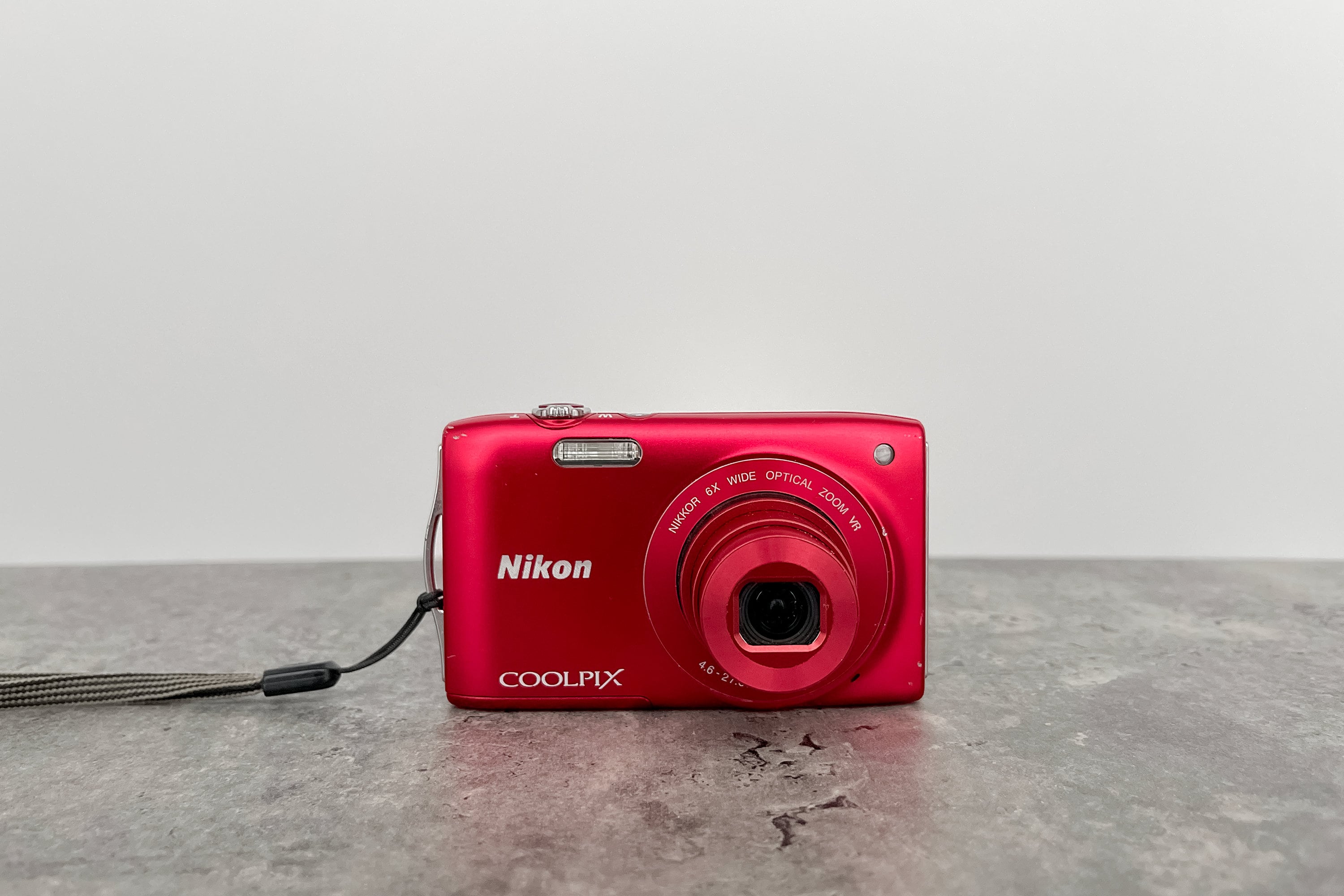 Digital Camera Nikon Coolpix S3300 Red / Vintage Digital