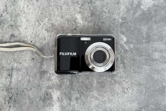Digital Camera Fujifilm Finepix AV100 / Vintage Digital Camera