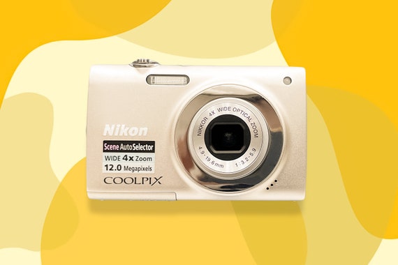 Digital Camera Nikon Coolpix S2500 Silver / Vintage Digital