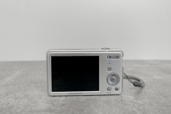 OLYMPUS VG-110　シルバー Amazon.com : OLYMPUS Digital Camera VG-110 Silver 12MPS wide