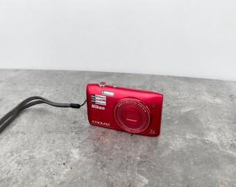 236 Nikon COOLPIX S3500 レッド il_1080xN.5994821832_rbrn.jpg