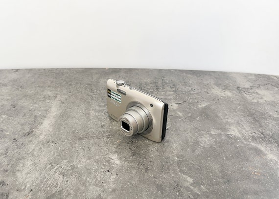 Vintage Nikon Coolpix S2600: Silver 14MP Digital Camera - Etsy
