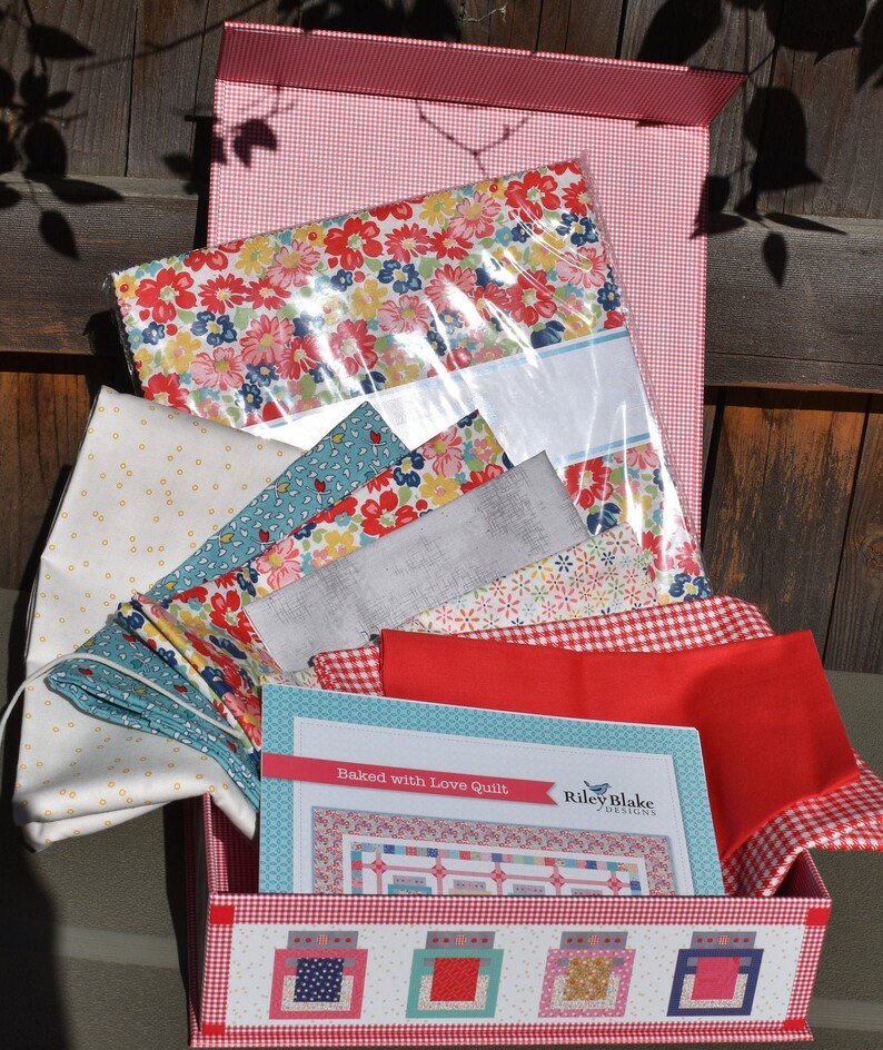 Riley Blake Baked With Love Quilt Kit by Lori Holt featuring Vintage Happy 2 Collection