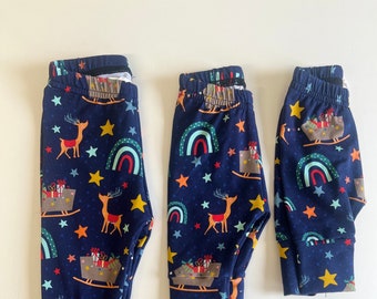 Leggings de Noël faits main, leggings rennes, leggings de vacances de Noël uniques, vêtements unisexes pour bébé, fait main au Royaume-Uni, cadeau bébé, hipster