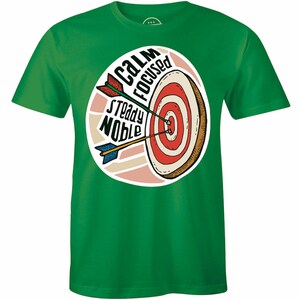 Steady Noble Calm Focused Archery Bow Hunter - Shooting Target Tee Men&#39;s T-shirt