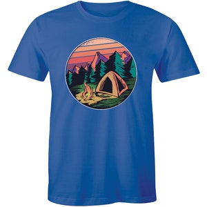 Camp Fire, Mountain Natural Beauty of The Forest Crew Neck Men&#39;s T-Shirt Nature