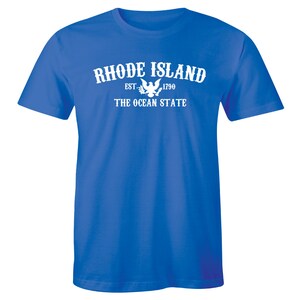 Rhode Island Est. 1790 The Ocean State Vintage Sports Tee Design Men&#39;s T-shirt