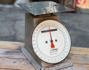 Vintage Rusty Scale - French Country Style - Industrial Decor, Kitchen Scale - Farmhouse - Vintage Kitchen - Retro Kitchen Scale