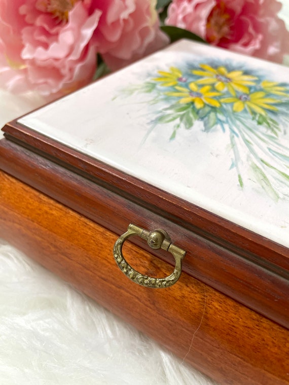 Vintage Musical Jewelry Box - Jewelry Box - Victo… - image 5