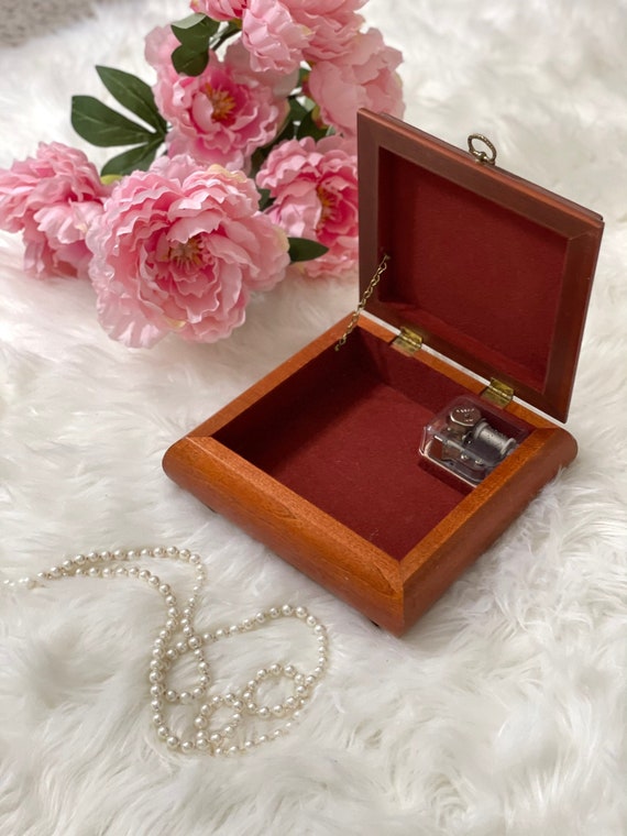 Vintage Musical Jewelry Box - Jewelry Box - Victo… - image 2