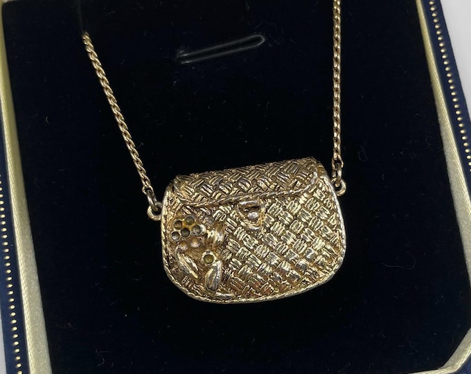 Vintage Gold Tone 1928 Purse Necklace Opens 30” Chain
