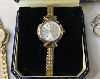 Timex Ladies Watch Gold and Silver Toned Wristwatch 5.25” NON WORKING