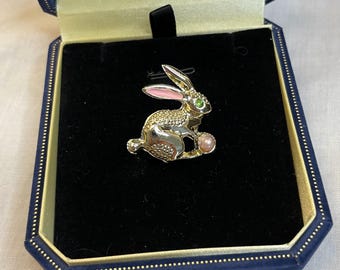 Gold Toned Rabbit Brooch Vintage Bunny Pin Rinestones Faux Pearl Estate Jewelry