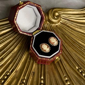 14K Solid Gold Vintage Cameo Earrings Yellow Gold Estate Jewelry