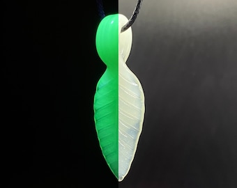 Green UV Reactive Glass Leaf Lampwork Borosilicate Pendant Necklace || Boro Black Light Opaque Glowing Pendy, Psychedelic, Festival Jewelry