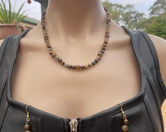 Precioso conjunto de collar y pendientes de ojo de tigre.