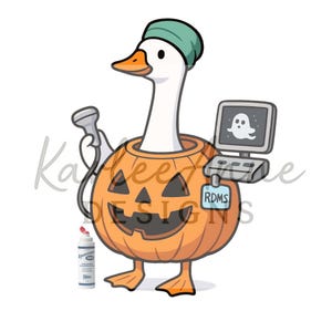 Könnte beinhalten: Eine Cartoon-Gans mit OP-Haube und Kürbiskostüm. Die Gans hält eine medizinische Ultraschallsonde und eine Flasche Ultraschallgel. Ein Computermonitor zeigt ein Geisterbild. Die Gans hat ein RDMS-Abzeichen.