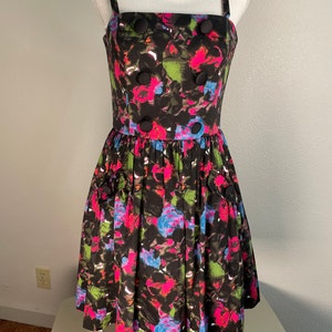 Betsey Johnson Kleid mit Knöpfen