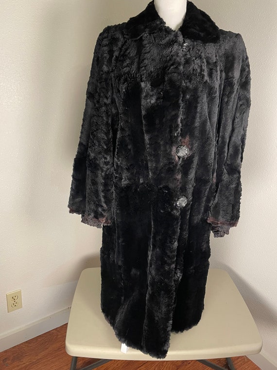 Vintage 40’s jet black Mouton coat