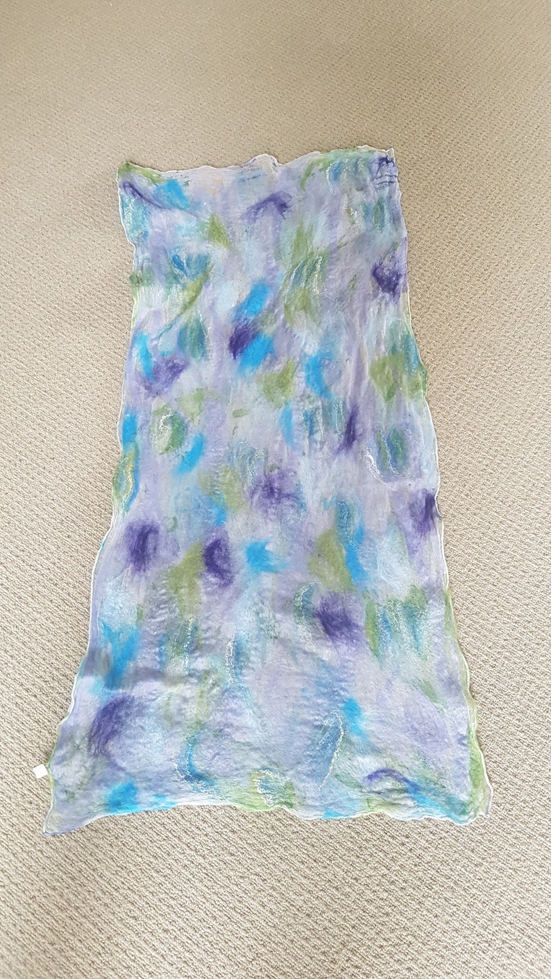 Purple nuno felted scarf 画像 2