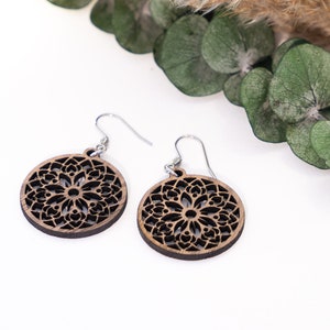 Wooden earring, mandala pattern, wooden earring, wooden earring, lightweight earrings