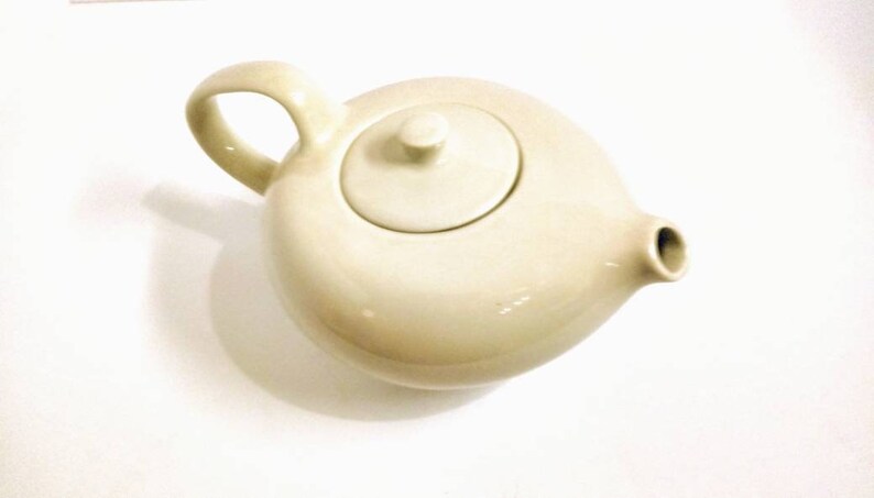 Russell Wright Oneida Teapot Creme Mid Century Modern 6cup