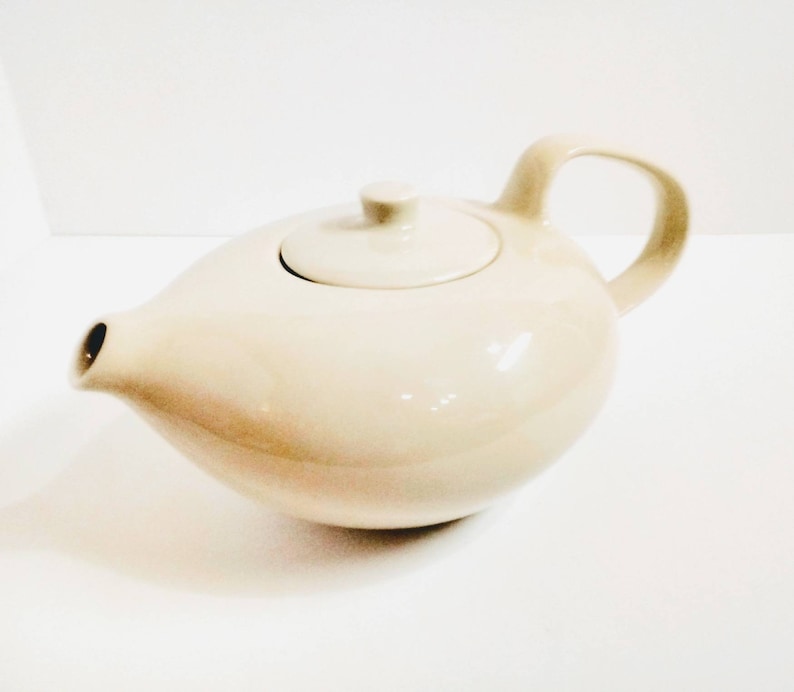 Russell Wright Oneida Teapot Creme Mid Century Modern 6cup