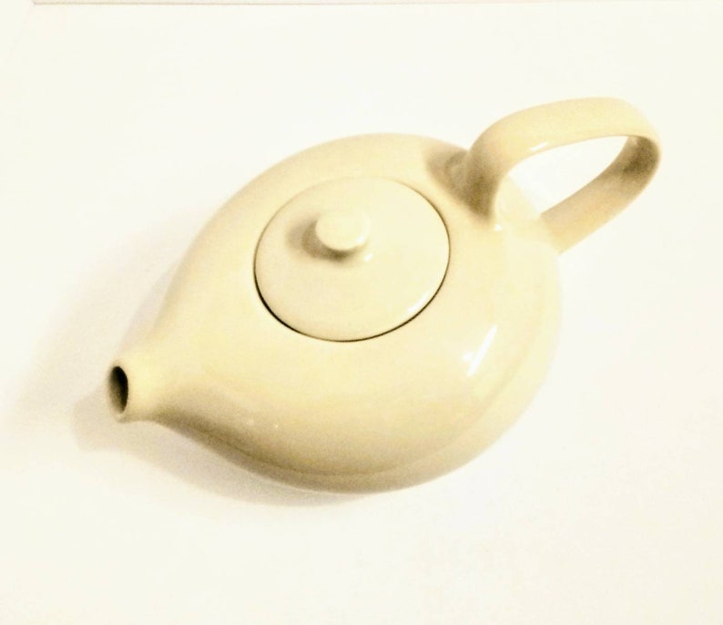Russell Wright Oneida Teapot Creme Mid Century Modern 6cup