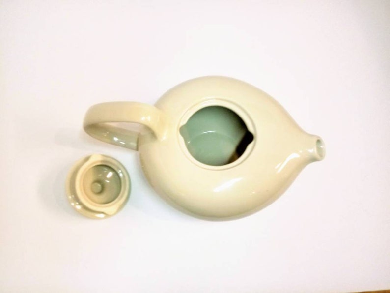 Russell Wright Oneida Teapot Creme Mid Century Modern 6cup