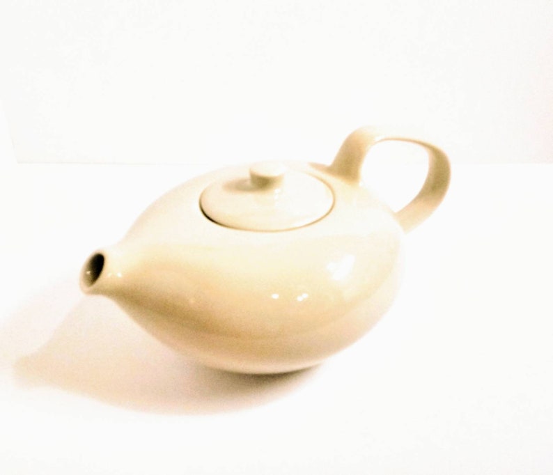 Russell Wright Oneida Teapot Creme Mid Century Modern 6cup