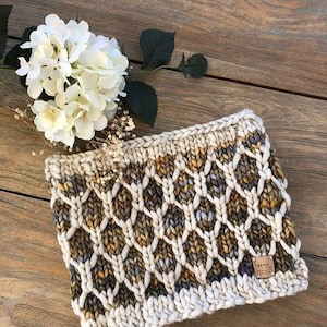 Looking Glass Cowl Pattern image 5