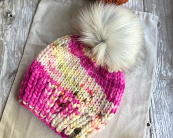 4-7 yr old merino wool knit hat with faux fur Pom