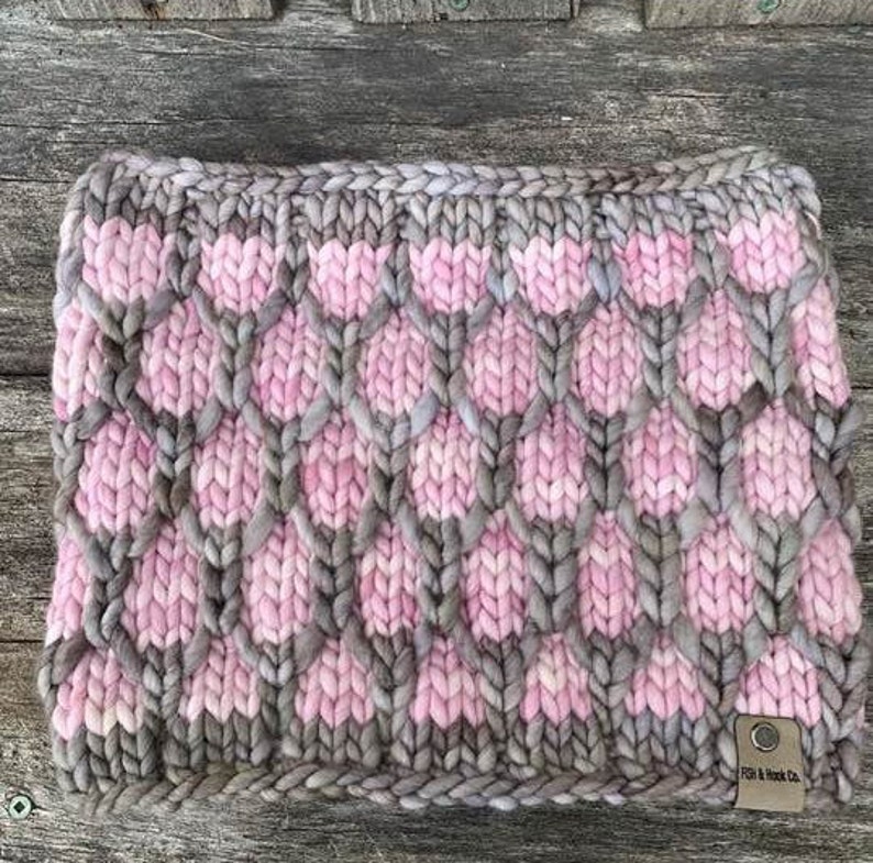 Looking Glass Cowl Pattern image 8