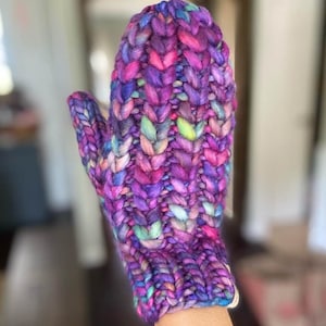 Braided Hearts Mitts Pattern image 9