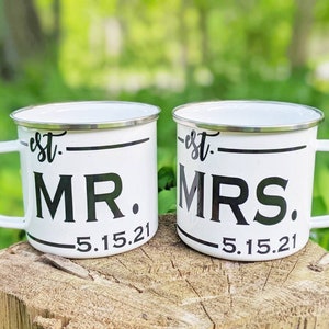 Mr. and Mrs. Mug Set, Newlywed Gift, Personalized Wedding Gift, Bridal Shower Gift, Tin Anniversary , Couples Gift, Minimalist Wedding Gift