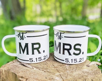 Mr. and Mrs. Mug Set, Newlywed Gift, Personalized Wedding Gift, Bridal Shower Gift, Tin Anniversary , Couples Gift, Minimalist Wedding Gift