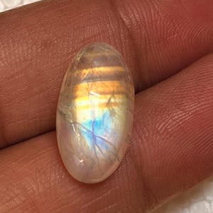 Natural 22 ct, 20x13 MM, White Rainbow Moonstone Oval Gemstone for Jewelry Making