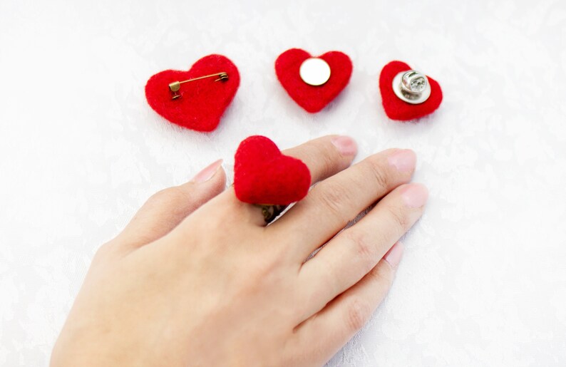Heart pin cushion ring Valentine/'s Day Heart Brooch Felt Heart Jewelry Sewing needle ring Valentines felted gift