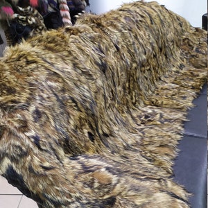 Echte Koyote Felldecke werfen haki Farbe, Hauswärmer